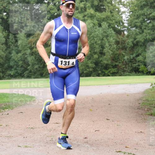 30.08.2026 - Elbe Triathlon Hamburg Antke Förster http://msf.ph/oto/10109673 30.08.2026 16:21:05 Laufen 131, 4 meine-sportfotos.de