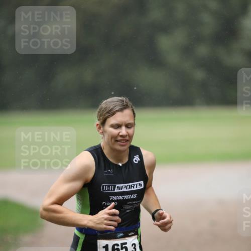 30.08.2026 - Elbe Triathlon Hamburg Antke Förster http://msf.ph/oto/10109688 30.08.2026 15:48:47 Laufen 1653, 16 meine-sportfotos.de