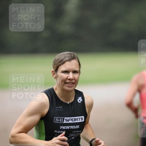 30.08.2026 - Elbe Triathlon Hamburg Antke Förster http://msf.ph/oto/10109690 30.08.2026 15:48:47 Laufen 1653 meine-sportfotos.de