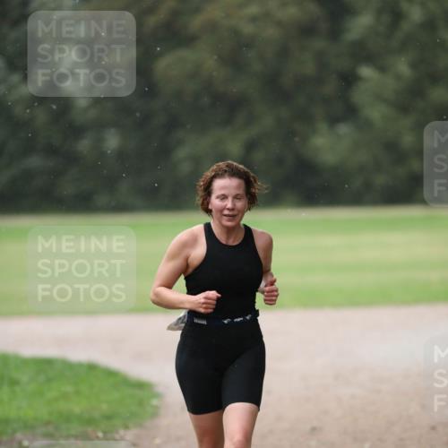 30.08.2026 - Elbe Triathlon Hamburg Antke Förster http://msf.ph/oto/10109694 30.08.2026 15:49:07 Laufen  meine-sportfotos.de