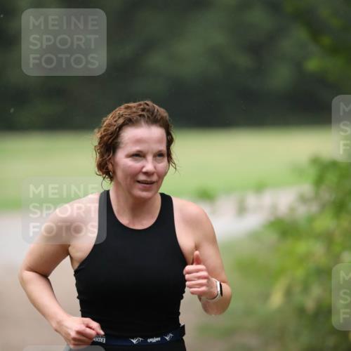 30.08.2026 - Elbe Triathlon Hamburg Antke Förster http://msf.ph/oto/10109700 30.08.2026 15:49:09 Laufen  meine-sportfotos.de