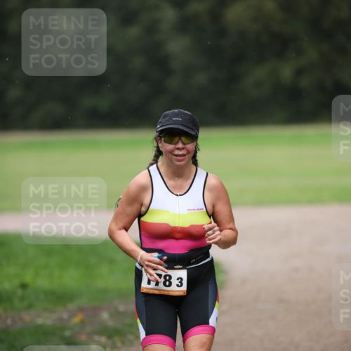 30.08.2026 - Elbe Triathlon Hamburg Antke Förster http://msf.ph/oto/10109706 30.08.2026 15:50:34 Laufen 83 meine-sportfotos.de
