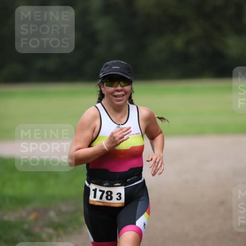 30.08.2026 - Elbe Triathlon Hamburg Antke Förster http://msf.ph/oto/10109708 30.08.2026 15:50:35 Laufen 178, 3 meine-sportfotos.de
