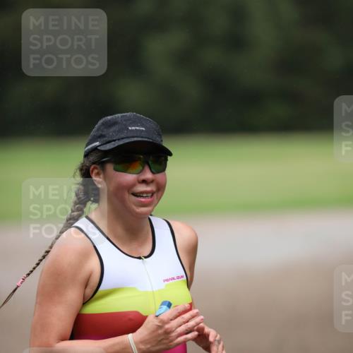 30.08.2026 - Elbe Triathlon Hamburg Antke Förster http://msf.ph/oto/10109712 30.08.2026 15:50:36 Laufen 1783 meine-sportfotos.de
