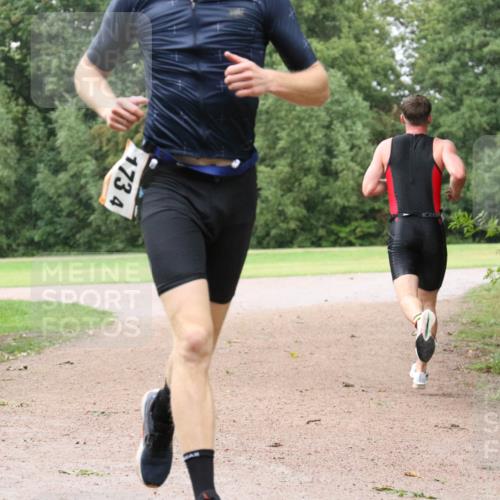 30.08.2026 - Elbe Triathlon Hamburg Antke Förster http://msf.ph/oto/10109721 30.08.2026 16:23:05 Laufen 173, 4 meine-sportfotos.de