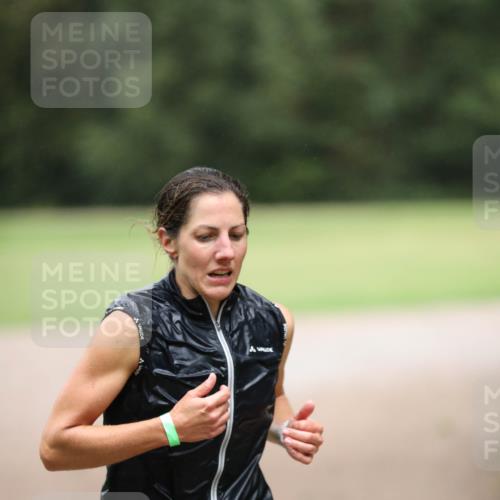 30.08.2026 - Elbe Triathlon Hamburg Antke Förster http://msf.ph/oto/10109724 30.08.2026 15:50:56 Laufen 1323, 10 meine-sportfotos.de