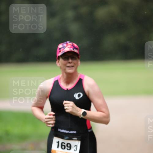 30.08.2026 - Elbe Triathlon Hamburg Antke Förster http://msf.ph/oto/10109734 30.08.2026 15:51:45 Laufen 1693 meine-sportfotos.de
