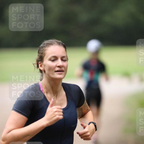 30.08.2026 - Elbe Triathlon Hamburg Antke Förster http://msf.ph/oto/10109750 30.08.2026 15:53:00 Laufen  meine-sportfotos.de