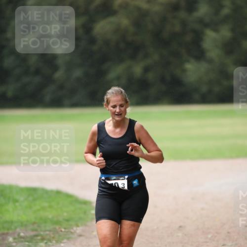 30.08.2026 - Elbe Triathlon Hamburg Antke Förster http://msf.ph/oto/10109752 30.08.2026 15:53:20 Laufen 03 meine-sportfotos.de