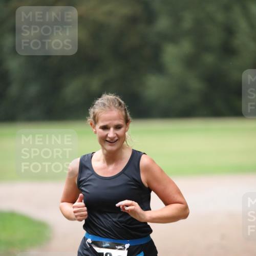 30.08.2026 - Elbe Triathlon Hamburg Antke Förster http://msf.ph/oto/10109758 30.08.2026 15:53:21 Laufen 03 meine-sportfotos.de
