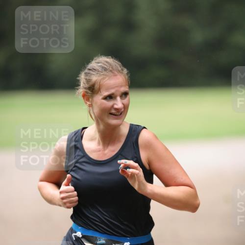 30.08.2026 - Elbe Triathlon Hamburg Antke Förster http://msf.ph/oto/10109760 30.08.2026 15:53:22 Laufen 03 meine-sportfotos.de