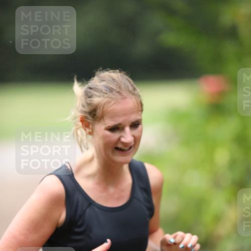 30.08.2026 - Elbe Triathlon Hamburg Antke Förster http://msf.ph/oto/10109762 30.08.2026 15:53:22 Laufen 03 meine-sportfotos.de