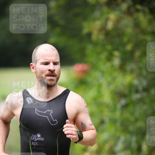 30.08.2026 - Elbe Triathlon Hamburg Antke Förster http://msf.ph/oto/10109774 30.08.2026 15:54:25 Laufen 1294 meine-sportfotos.de