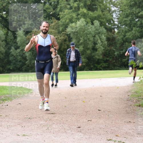 30.08.2026 - Elbe Triathlon Hamburg Antke Förster http://msf.ph/oto/10109777 30.08.2026 16:25:44 Laufen  meine-sportfotos.de