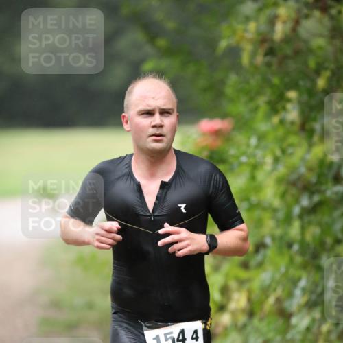 30.08.2026 - Elbe Triathlon Hamburg Antke Förster http://msf.ph/oto/10109780 30.08.2026 15:57:06 Laufen 1544 meine-sportfotos.de