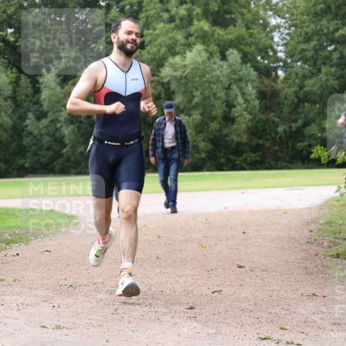 30.08.2026 - Elbe Triathlon Hamburg Antke Förster http://msf.ph/oto/10109781 30.08.2026 16:25:45 Laufen  meine-sportfotos.de