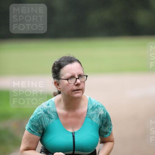 30.08.2026 - Elbe Triathlon Hamburg Antke Förster http://msf.ph/oto/10109786 30.08.2026 15:57:09 Laufen 03 meine-sportfotos.de