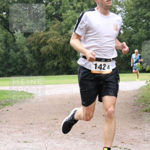 30.08.2026 - Elbe Triathlon Hamburg Antke Förster http://msf.ph/oto/10109797 30.08.2026 16:26:30 Laufen 1424 meine-sportfotos.de