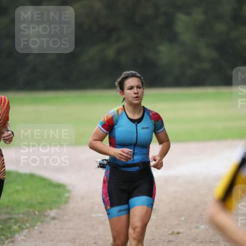 30.08.2026 - Elbe Triathlon Hamburg Antke Förster http://msf.ph/oto/10109808 30.08.2026 15:59:06 Laufen 7001, 7001 meine-sportfotos.de