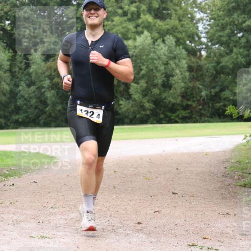 30.08.2026 - Elbe Triathlon Hamburg Antke Förster http://msf.ph/oto/10109829 30.08.2026 16:27:09 Laufen 32, 4 meine-sportfotos.de
