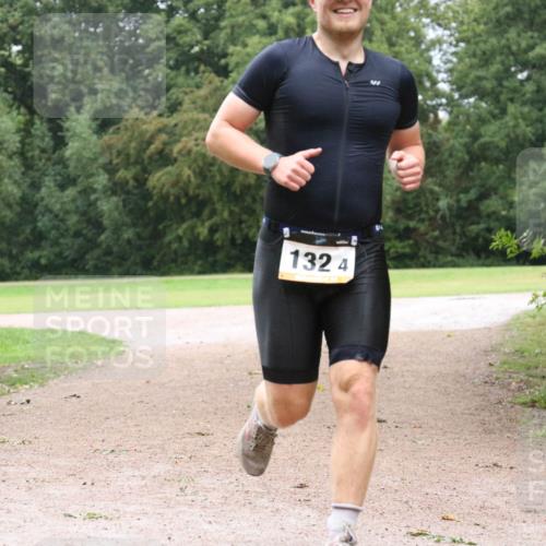 30.08.2026 - Elbe Triathlon Hamburg Antke Förster http://msf.ph/oto/10109831 30.08.2026 16:27:10 Laufen 1324 meine-sportfotos.de