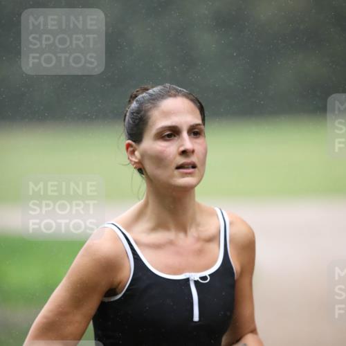 30.08.2026 - Elbe Triathlon Hamburg Antke Förster http://msf.ph/oto/10109846 30.08.2026 16:01:44 Laufen 1773 meine-sportfotos.de