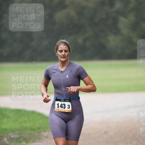 30.08.2026 - Elbe Triathlon Hamburg Antke Förster http://msf.ph/oto/10109886 30.08.2026 16:07:09 Laufen 143, 3 meine-sportfotos.de