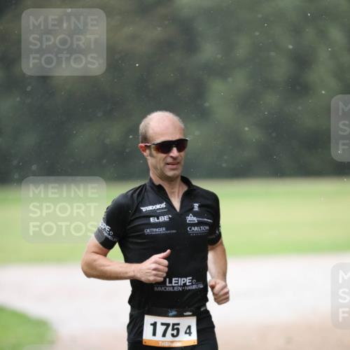 30.08.2026 - Elbe Triathlon Hamburg Antke Förster http://msf.ph/oto/10109910 30.08.2026 16:09:23 Laufen 1754 meine-sportfotos.de