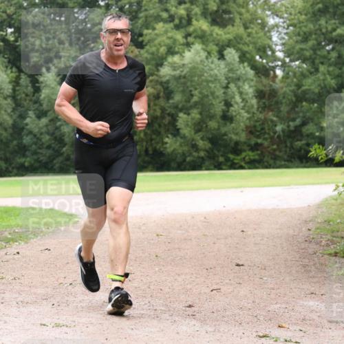 30.08.2026 - Elbe Triathlon Hamburg Antke Förster http://msf.ph/oto/10109913 30.08.2026 16:36:10 Laufen  meine-sportfotos.de