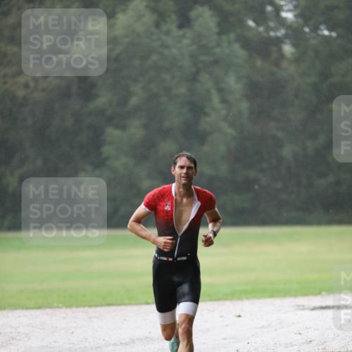 30.08.2026 - Elbe Triathlon Hamburg Antke Förster http://msf.ph/oto/10109916 30.08.2026 16:10:09 Laufen  meine-sportfotos.de