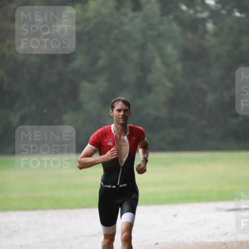 30.08.2026 - Elbe Triathlon Hamburg Antke Förster http://msf.ph/oto/10109918 30.08.2026 16:10:09 Laufen  meine-sportfotos.de