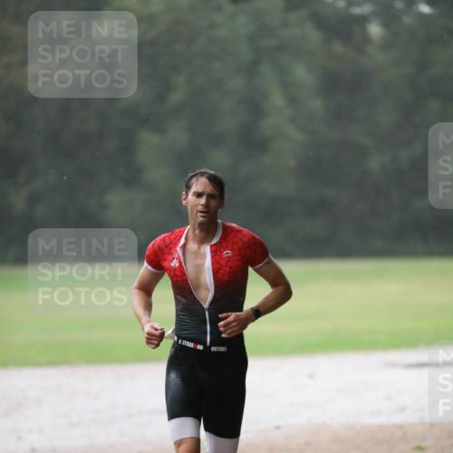 30.08.2026 - Elbe Triathlon Hamburg Antke Förster http://msf.ph/oto/10109920 30.08.2026 16:10:10 Laufen  meine-sportfotos.de