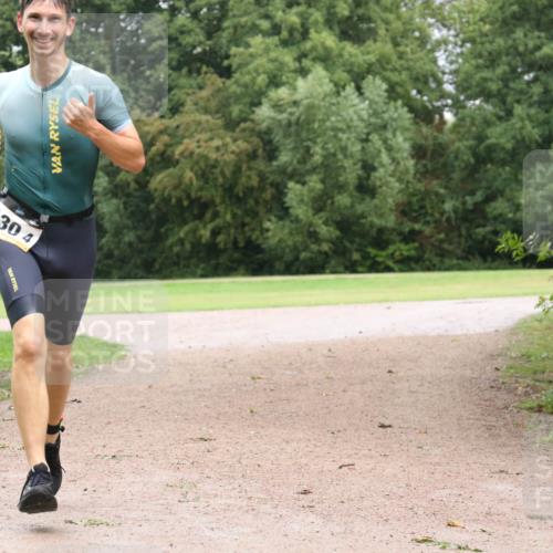 30.08.2026 - Elbe Triathlon Hamburg Antke Förster http://msf.ph/oto/10109927 30.08.2026 16:37:00 Laufen 30, 4 meine-sportfotos.de