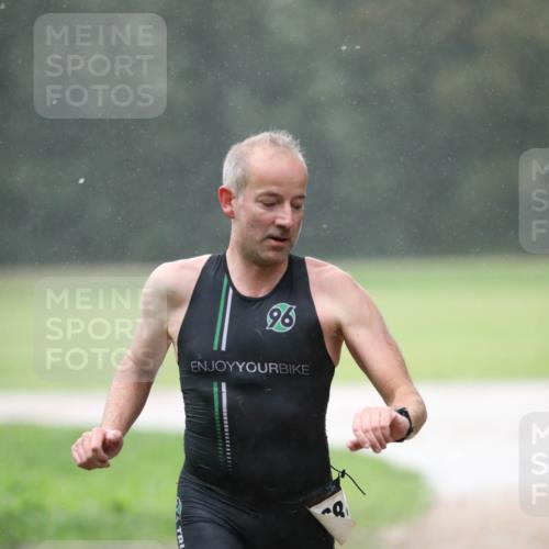 30.08.2026 - Elbe Triathlon Hamburg Antke Förster http://msf.ph/oto/10109934 30.08.2026 16:10:39 Laufen 96 meine-sportfotos.de