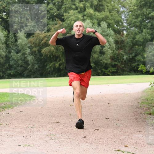 30.08.2026 - Elbe Triathlon Hamburg Antke Förster http://msf.ph/oto/10109937 30.08.2026 16:39:23 Laufen  meine-sportfotos.de