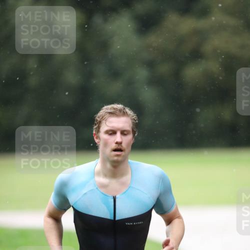 30.08.2026 - Elbe Triathlon Hamburg Antke Förster http://msf.ph/oto/10109948 30.08.2026 16:13:57 Laufen  meine-sportfotos.de