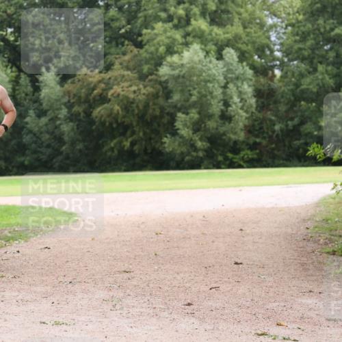 30.08.2026 - Elbe Triathlon Hamburg Antke Förster http://msf.ph/oto/10109949 30.08.2026 16:40:25 Laufen 1354 meine-sportfotos.de