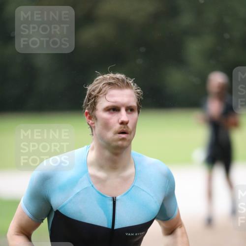 30.08.2026 - Elbe Triathlon Hamburg Antke Förster http://msf.ph/oto/10109950 30.08.2026 16:13:58 Laufen  meine-sportfotos.de