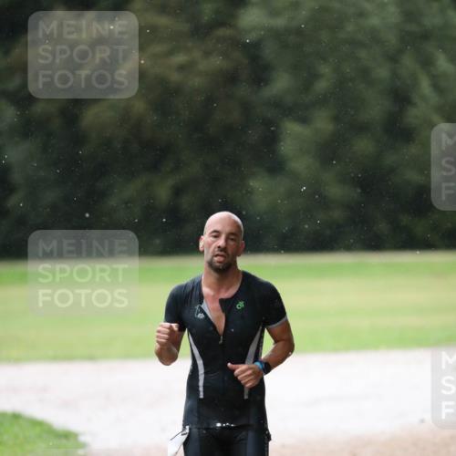30.08.2026 - Elbe Triathlon Hamburg Antke Förster http://msf.ph/oto/10109954 30.08.2026 16:14:00 Laufen  meine-sportfotos.de