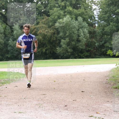 30.08.2026 - Elbe Triathlon Hamburg Antke Förster http://msf.ph/oto/10109971 30.08.2026 16:44:48 Laufen 177, 4 meine-sportfotos.de