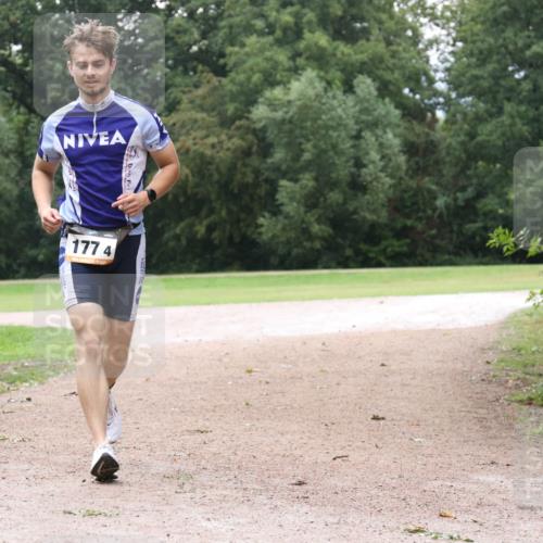 30.08.2026 - Elbe Triathlon Hamburg Antke Förster http://msf.ph/oto/10109975 30.08.2026 16:44:50 Laufen 177, 4 meine-sportfotos.de