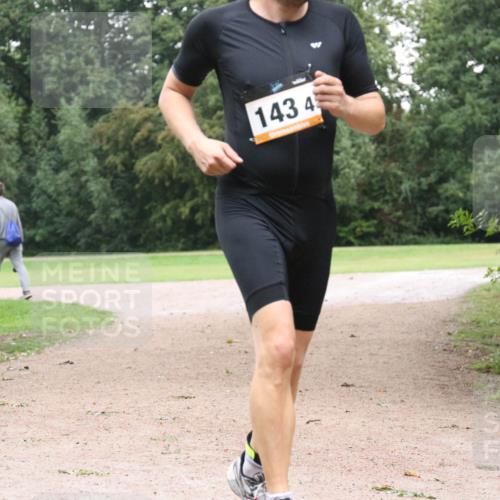 30.08.2026 - Elbe Triathlon Hamburg Antke Förster http://msf.ph/oto/10109991 30.08.2026 16:51:13 Laufen 143, 4 meine-sportfotos.de