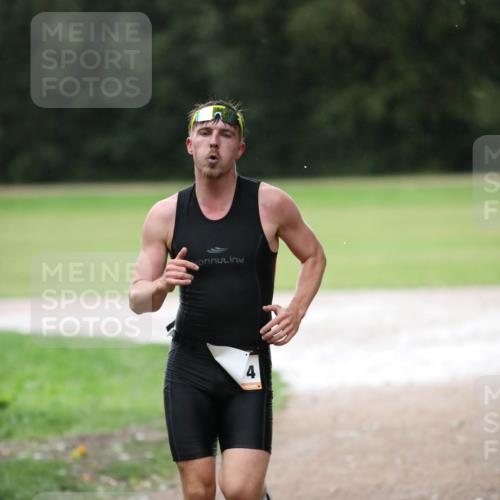 30.08.2026 - Elbe Triathlon Hamburg Antke Förster http://msf.ph/oto/10109996 30.08.2026 16:17:18 Laufen 4 meine-sportfotos.de