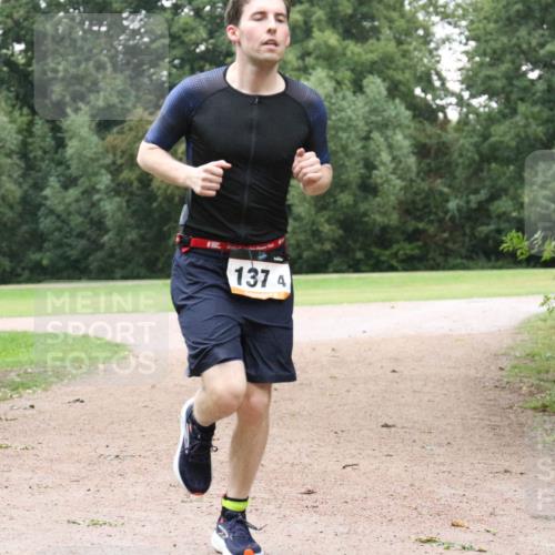 30.08.2026 - Elbe Triathlon Hamburg Antke Förster http://msf.ph/oto/10110001 30.08.2026 16:53:52 Laufen 137 meine-sportfotos.de