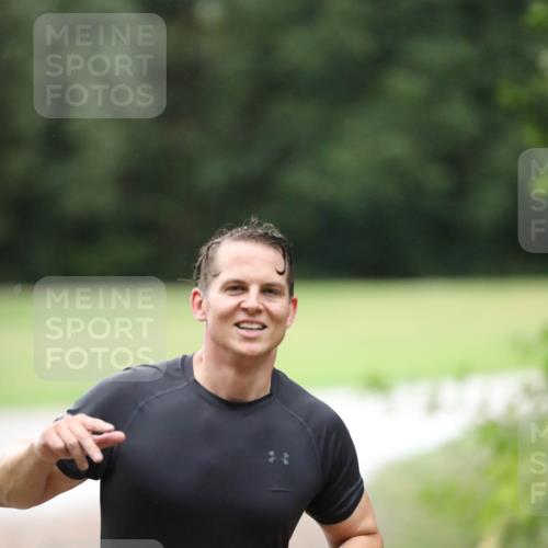 30.08.2026 - Elbe Triathlon Hamburg Antke Förster http://msf.ph/oto/10110008 30.08.2026 16:17:39 Laufen 1484 meine-sportfotos.de