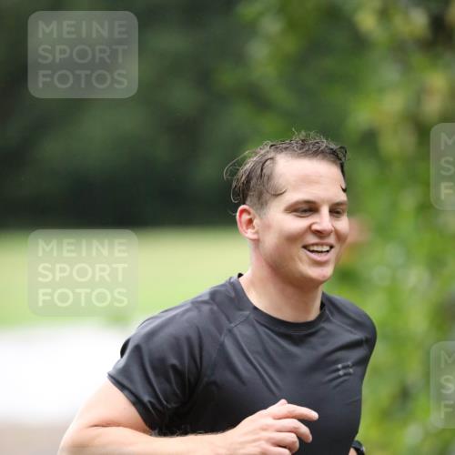 30.08.2026 - Elbe Triathlon Hamburg Antke Förster http://msf.ph/oto/10110009 30.08.2026 16:17:40 Laufen 1484 meine-sportfotos.de