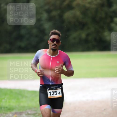 30.08.2026 - Elbe Triathlon Hamburg Antke Förster http://msf.ph/oto/10110012 30.08.2026 16:18:01 Laufen 1354, 4 meine-sportfotos.de
