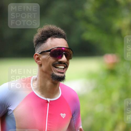 30.08.2026 - Elbe Triathlon Hamburg Antke Förster http://msf.ph/oto/10110016 30.08.2026 16:18:03 Laufen 11254 meine-sportfotos.de