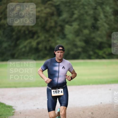 30.08.2026 - Elbe Triathlon Hamburg Antke Förster http://msf.ph/oto/10110018 30.08.2026 16:20:14 Laufen 162, 4 meine-sportfotos.de