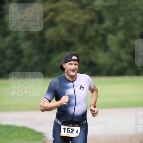 30.08.2026 - Elbe Triathlon Hamburg Antke Förster http://msf.ph/oto/10110020 30.08.2026 16:20:15 Laufen 1624 meine-sportfotos.de